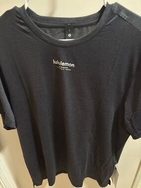 Lightweight Knit Workout Short Sleeve Shirt